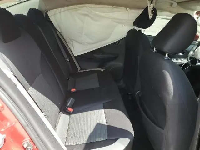 2022 NISSAN VERSA SV  