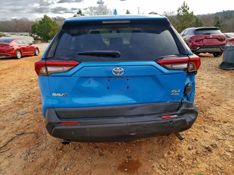 2019 TOYOTA RAV4 XLE  
