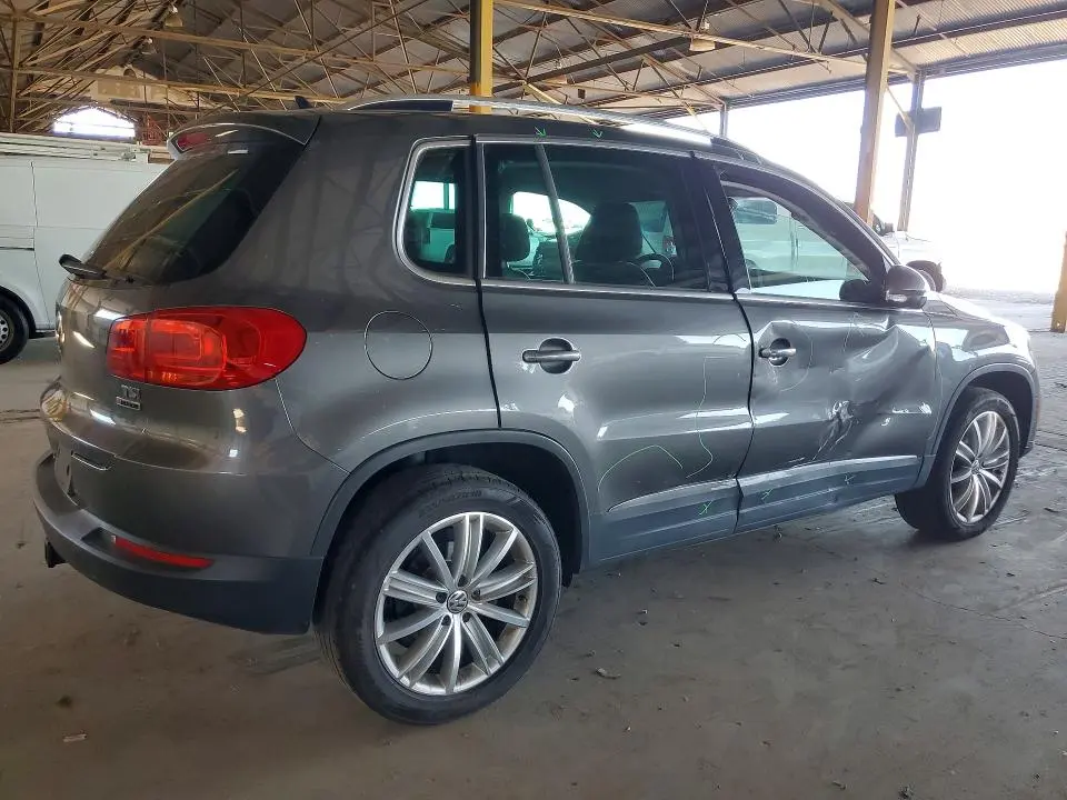 2016 VOLKSWAGEN TIGUAN S  