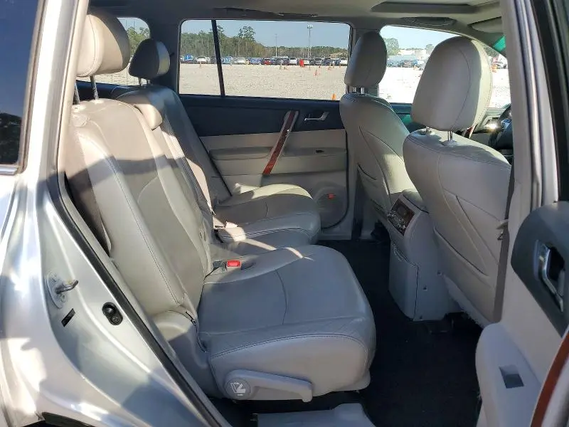 2013 TOYOTA HIGHLANDER LIMITED  