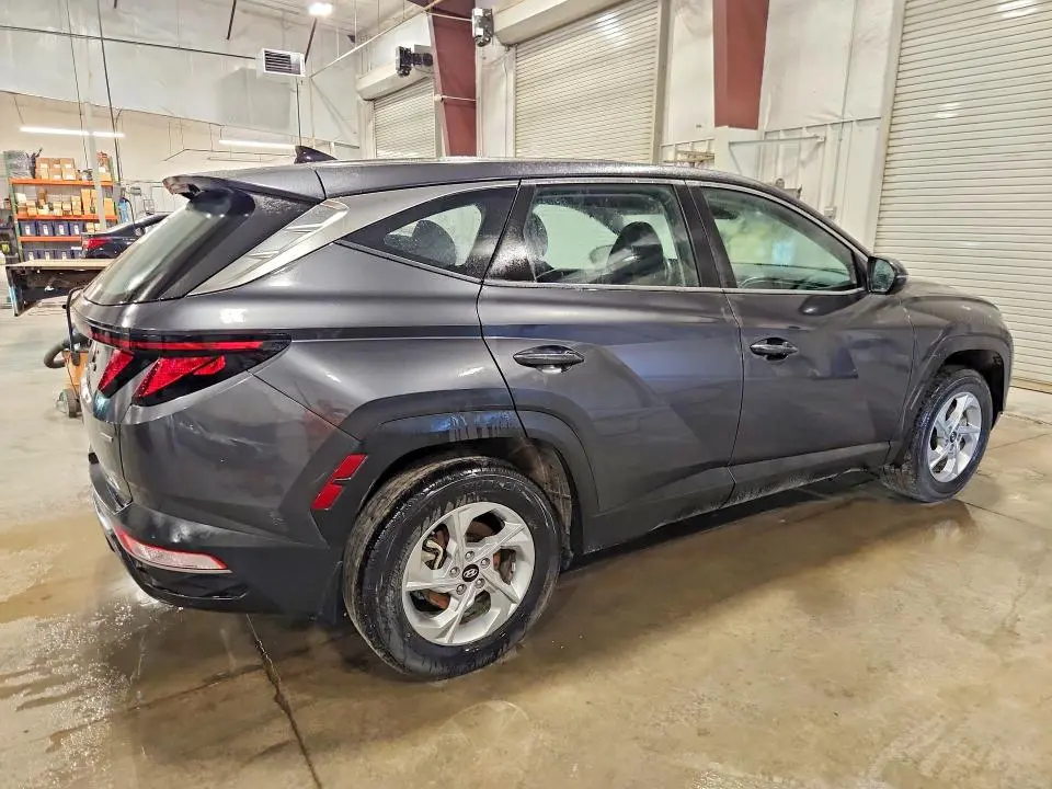 2022 HYUNDAI TUCSON SE  