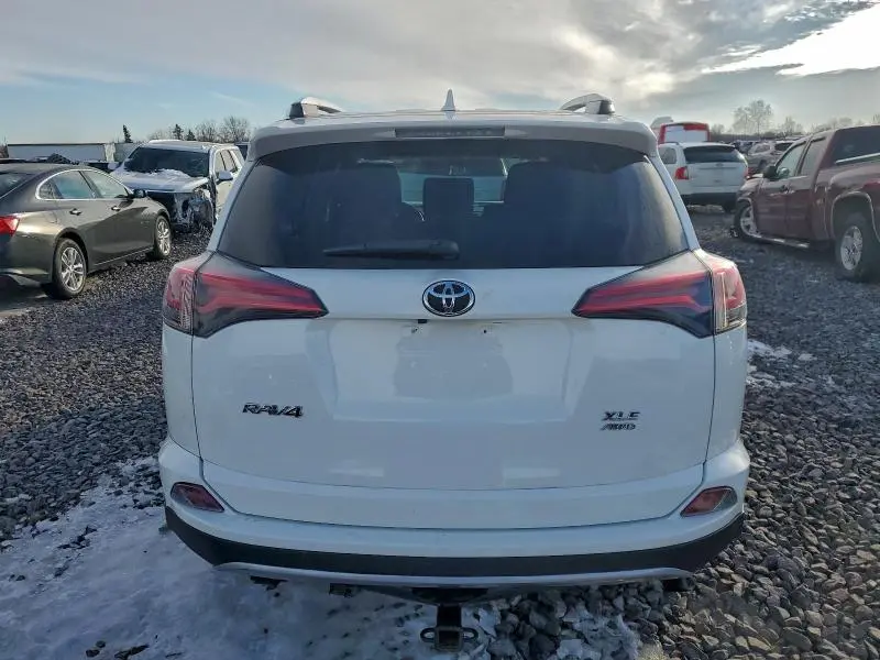 2017 TOYOTA RAV4 XLE  