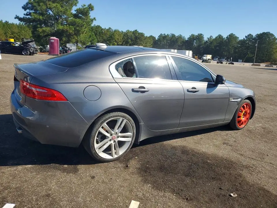 2017 JAGUAR XE PRESTIGE  