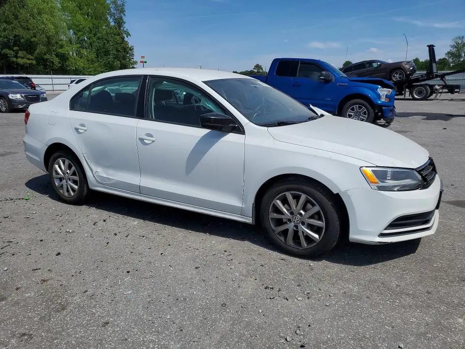 2015 VOLKSWAGEN JETTA SE  