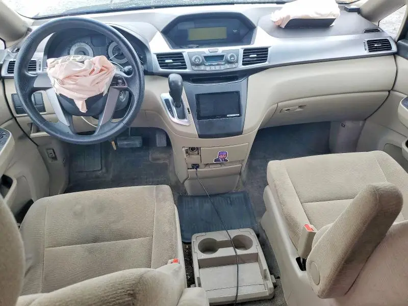 2011 HONDA ODYSSEY LX  