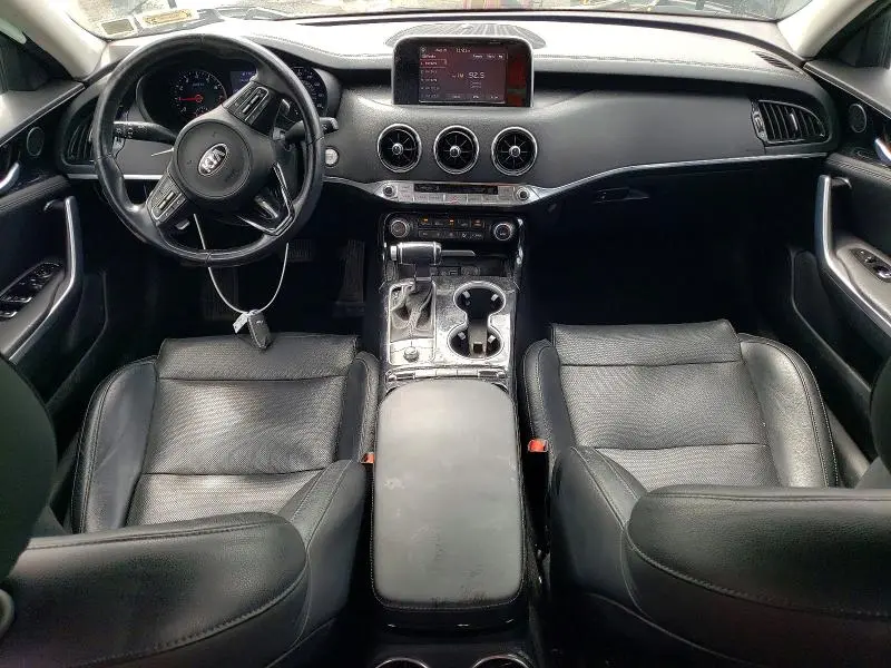 2018 KIA STINGER BASE  