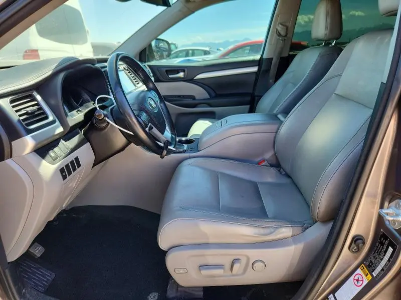 2017 TOYOTA HIGHLANDER XLE  