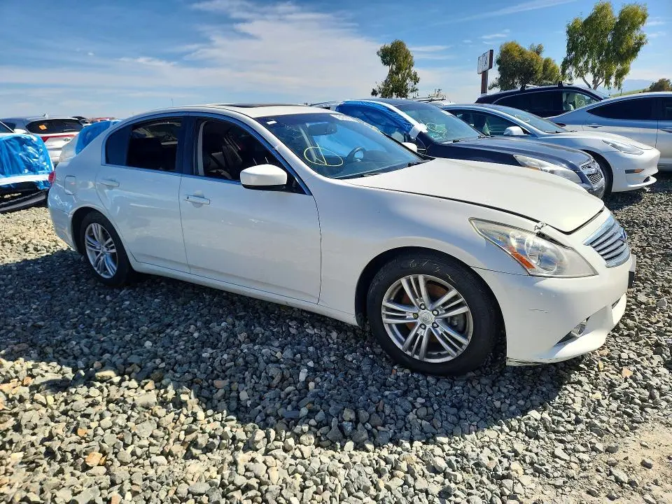 2013 INFINITI G37 BASE  