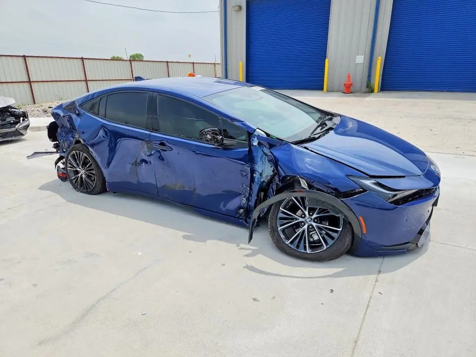2025 TOYOTA PRIUS XLE  