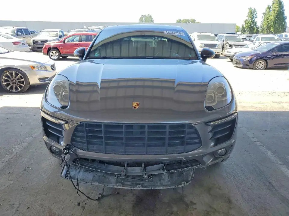2015 PORSCHE MACAN   