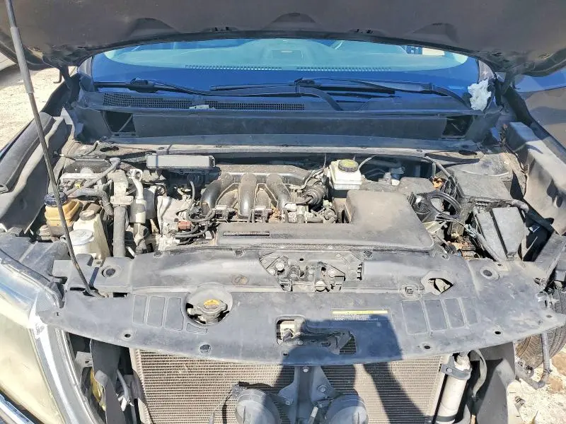 2016 NISSAN PATHFINDER SL  