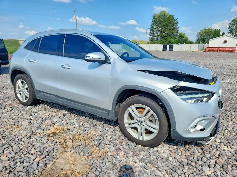 2021 MERCEDES-BENZ GLA 250 4MATIC  