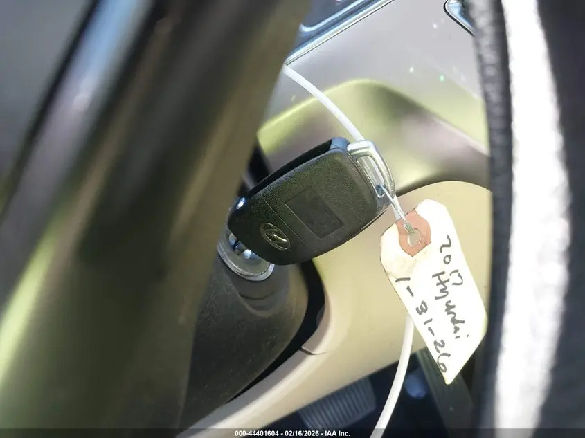 2017 HYUNDAI SONATA SE