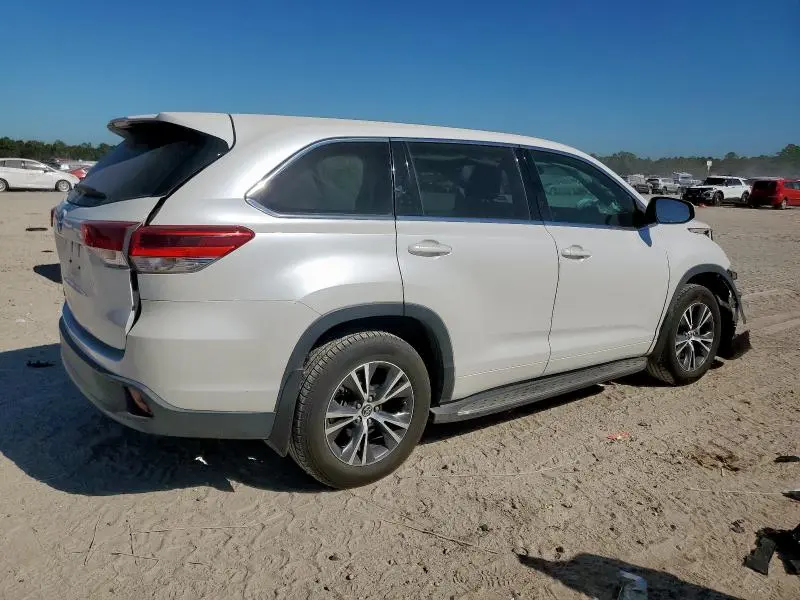 2017 TOYOTA HIGHLANDER LE  