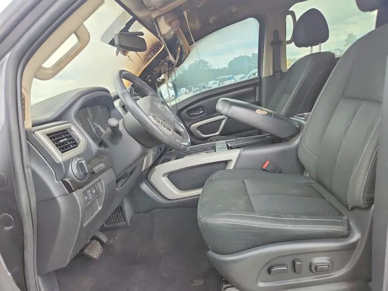 2017 NISSAN TITAN S  