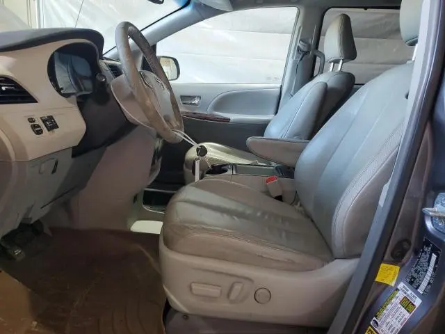 2012 TOYOTA SIENNA XLE  
