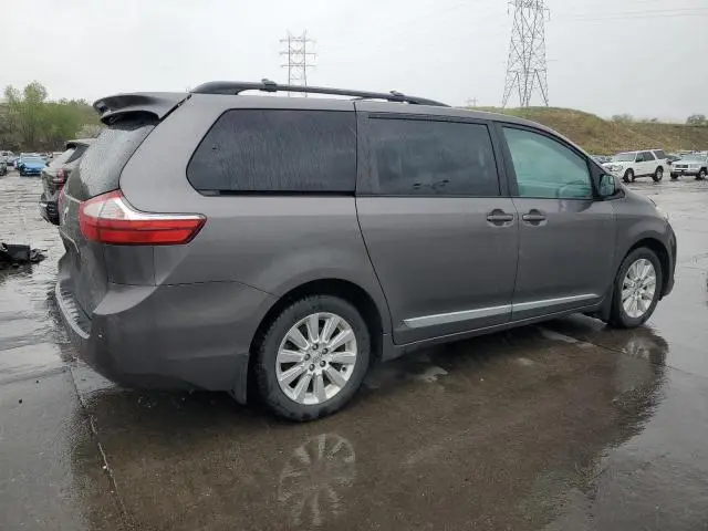 2015 TOYOTA SIENNA LE  