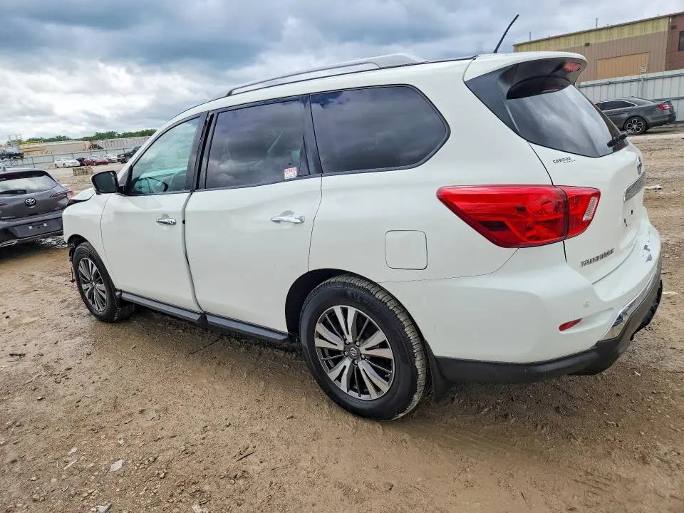 2017 NISSAN PATHFINDER SL  