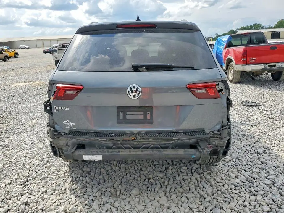 2021 VOLKSWAGEN TIGUAN SE  