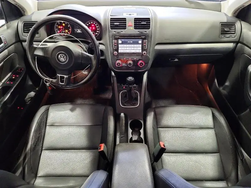 2010 VOLKSWAGEN JETTA LIMITED  