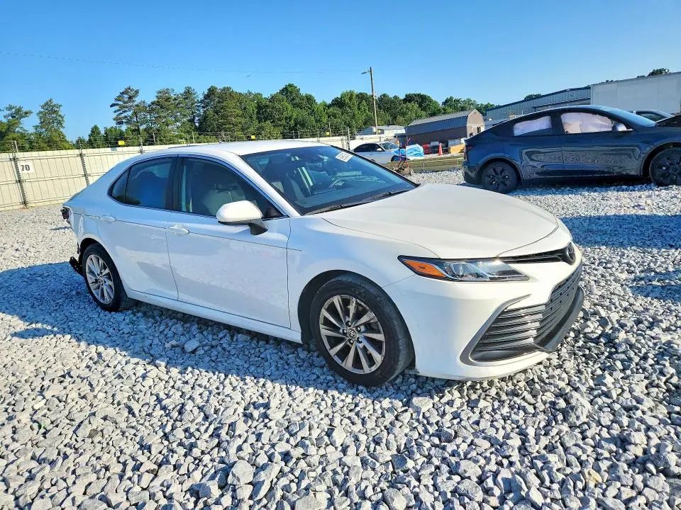 2021 TOYOTA CAMRY LE  