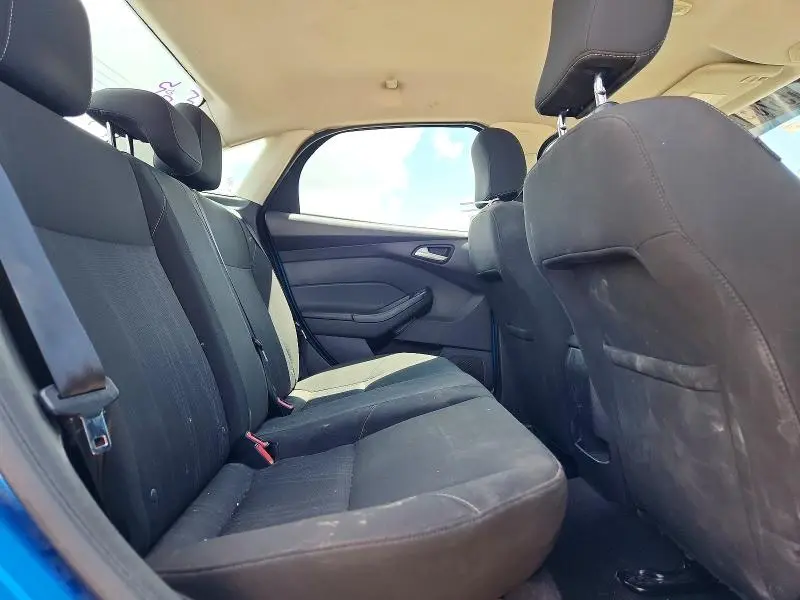2015 FORD FOCUS SE  