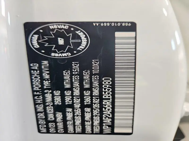 2024 PORSCHE MACAN GTS  