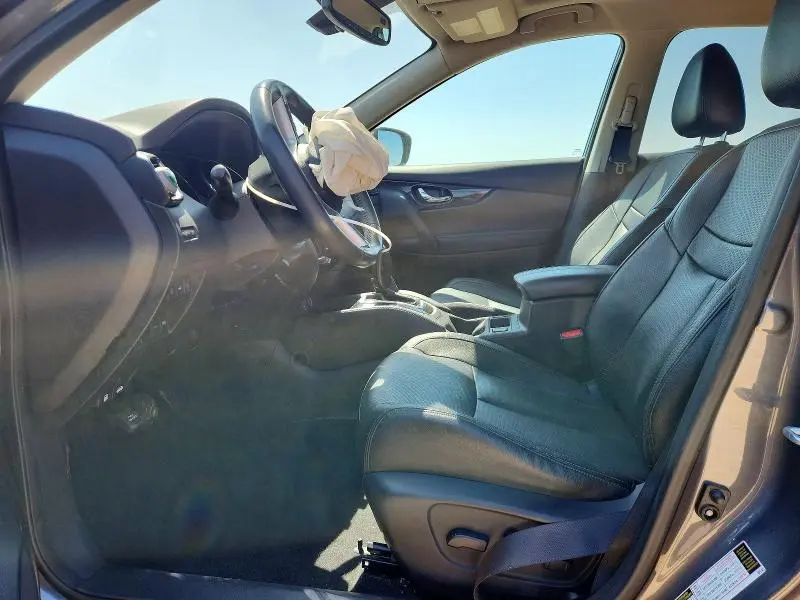 2017 NISSAN ROGUE SL  