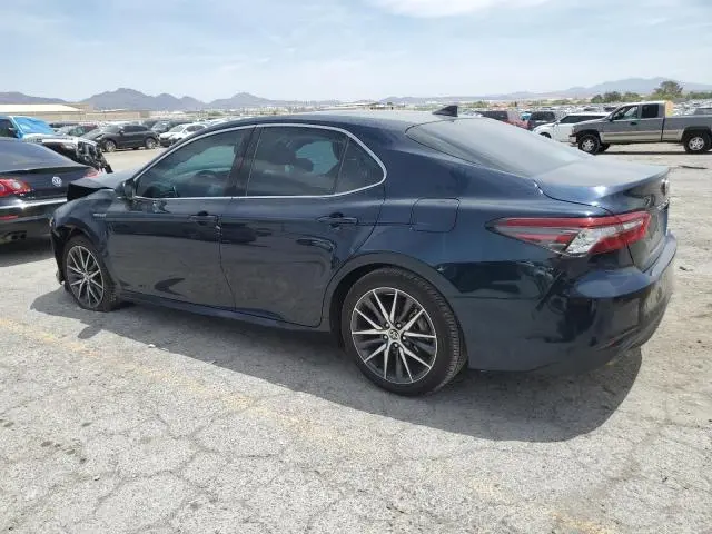 2021 TOYOTA CAMRY XLE  