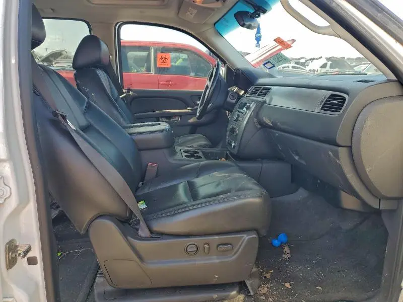 2011 CHEVROLET TAHOE K1500 LT  