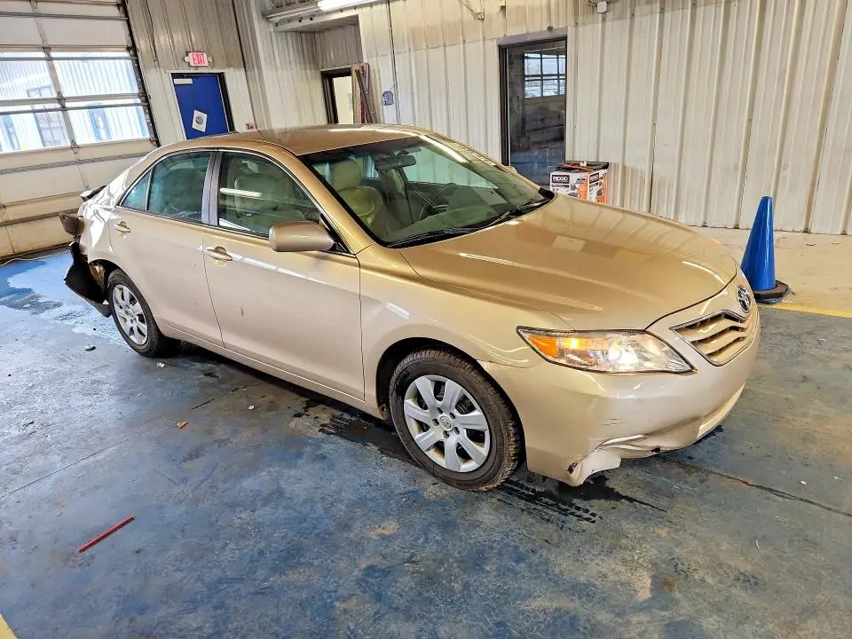 2011 TOYOTA CAMRY LE  