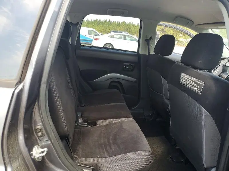 2012 MITSUBISHI OUTLANDER ES  