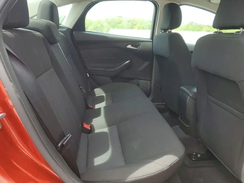 2018 FORD FOCUS SE  