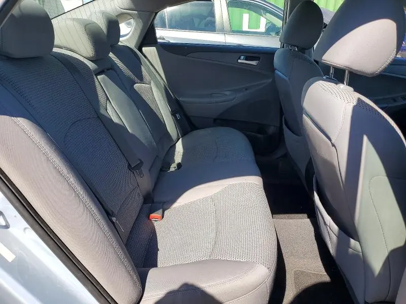 2011 HYUNDAI SONATA GLS  