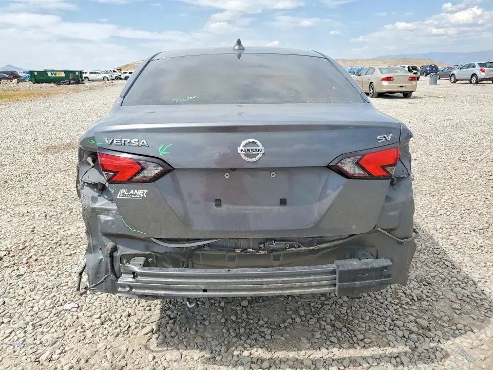 2021 NISSAN VERSA SV  