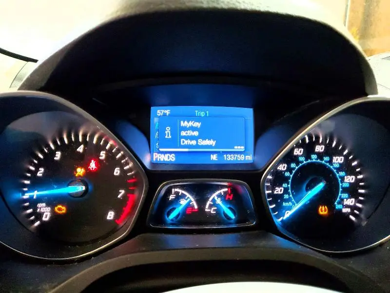 2015 FORD ESCAPE SE  