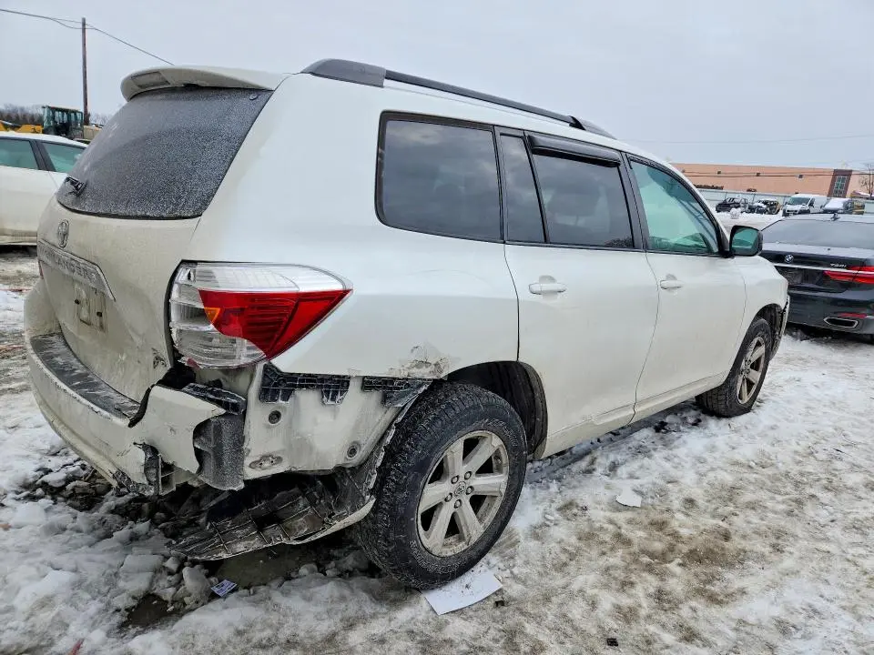 2010 TOYOTA HIGHLANDER SE  