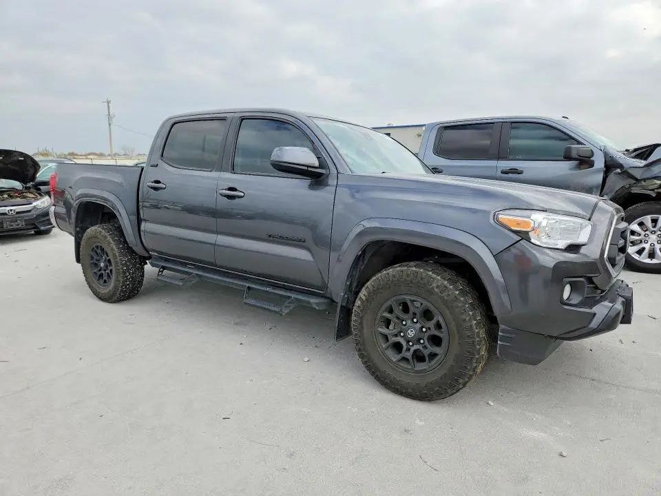 2022 TOYOTA TACOMA SR5 V6  