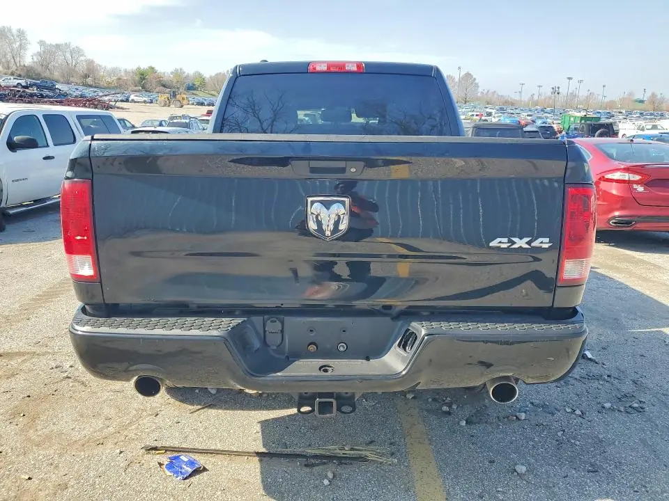 2014 RAM 1500 ST  
