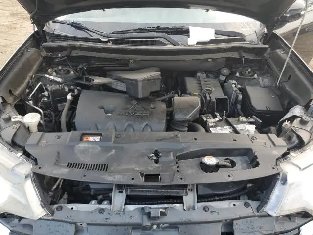 2018 MITSUBISHI OUTLANDER SE  