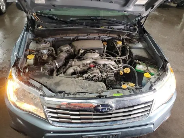 2010 SUBARU FORESTER XS  