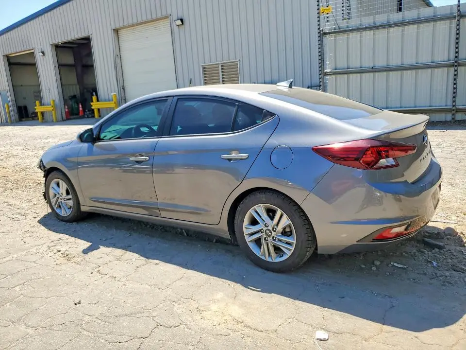 2020 HYUNDAI ELANTRA SEL  