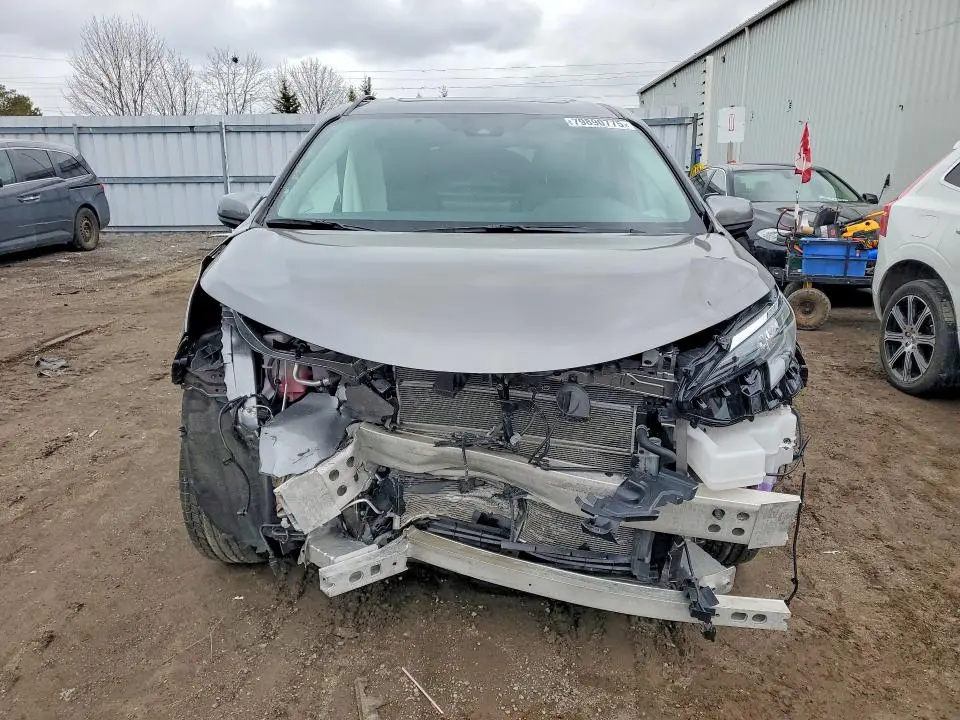2026 TOYOTA SIENNA LE  