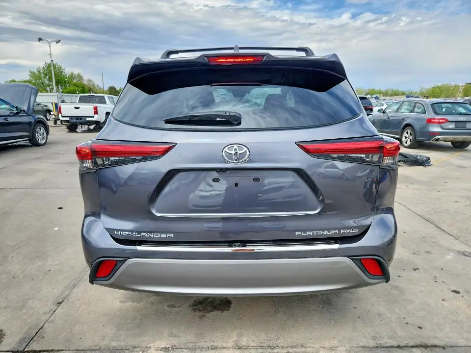 2023 TOYOTA HIGHLANDER PLATINUM  