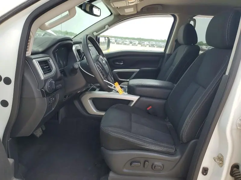 2017 NISSAN TITAN SV  