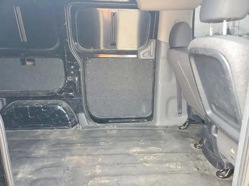 2015 NISSAN NV200 S  