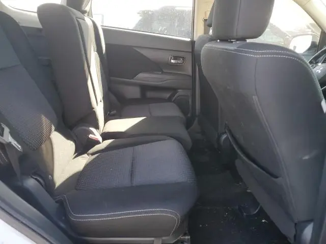 2016 MITSUBISHI OUTLANDER SE  