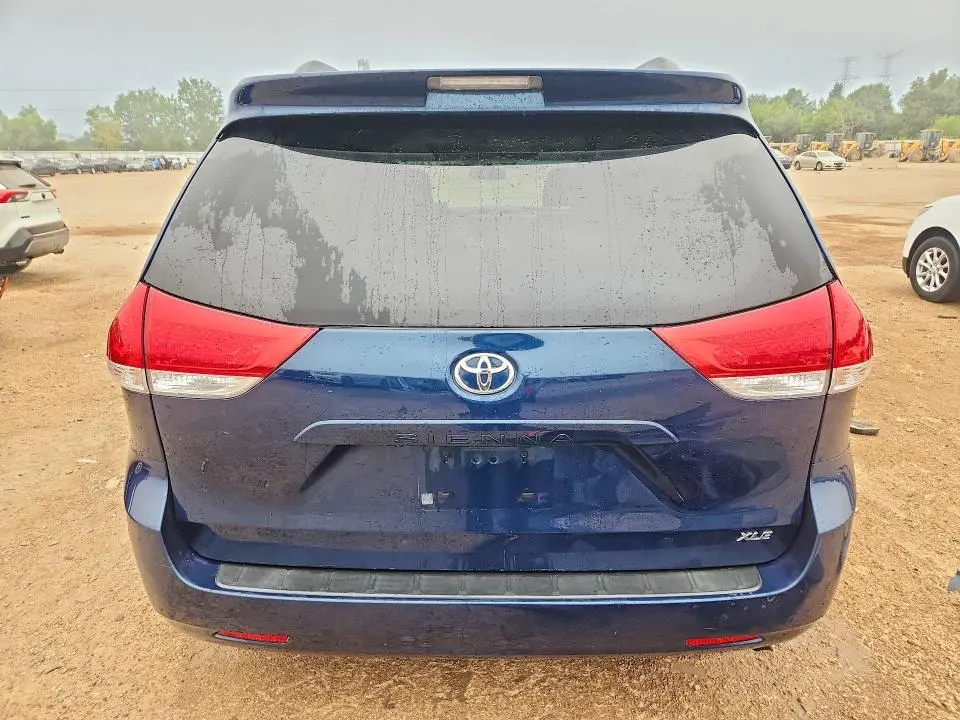 2011 TOYOTA SIENNA XLE 8-PASSENGER  