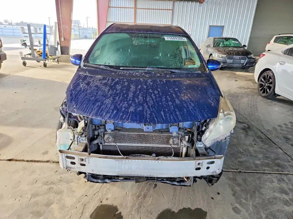 2013 TOYOTA PRIUS V THREE  