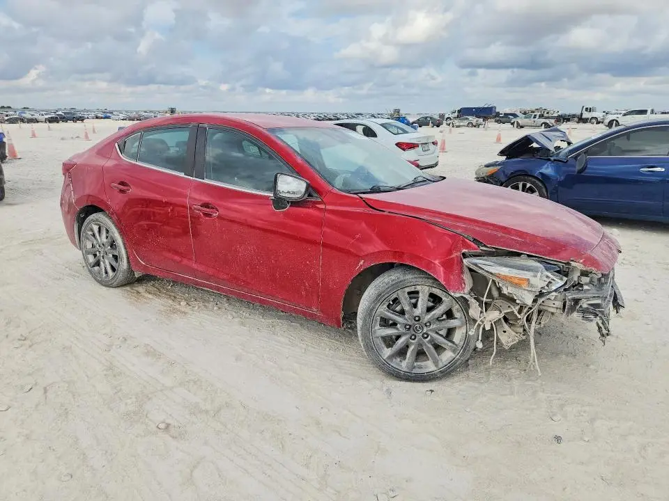 2018 MAZDA 3 TOURING  